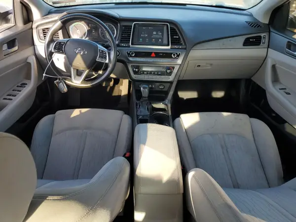 KMHE24L36KA089028 2019 HYUNDAI SONATA - Image 8