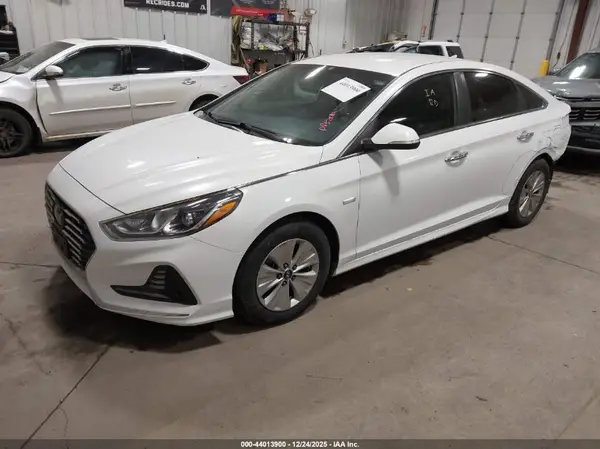 KMHE24L36KA090454 2019 HYUNDAI SONATA - Image 2