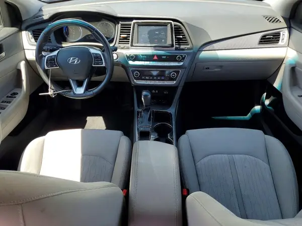 KMHE24L36KA091717 2019 HYUNDAI SONATA - Image 8