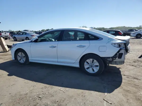 KMHE24L36KA093743 2019 HYUNDAI SONATA - Image 2