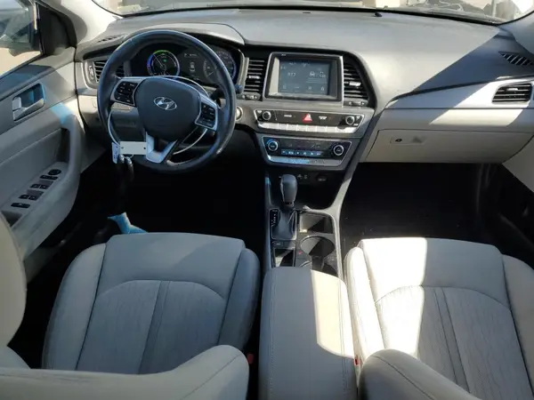KMHE24L36KA093743 2019 HYUNDAI SONATA - Image 8