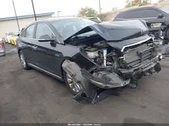 KMHE24L37HA066804 2017 HYUNDAI SONATA
