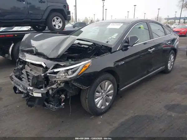 KMHE24L37HA066804 2017 HYUNDAI SONATA - Image 2