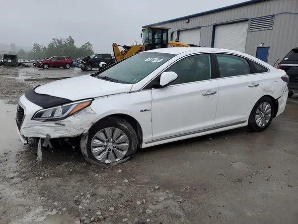 KMHE24L37HA070853 2017 HYUNDAI SONATA - Image 1