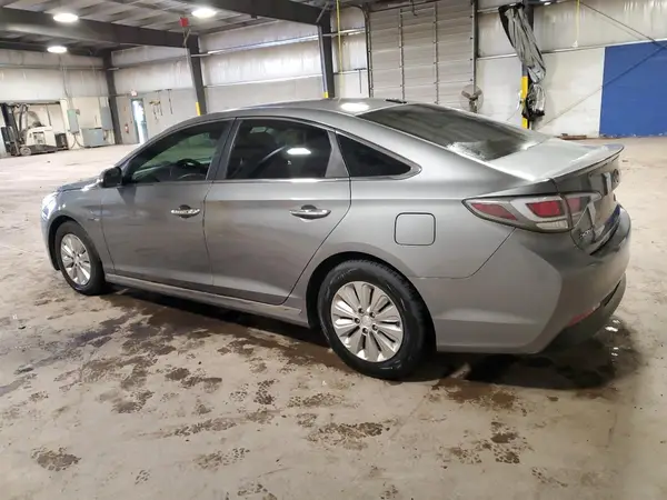 KMHE24L37HA075485 2017 HYUNDAI SONATA - Image 2