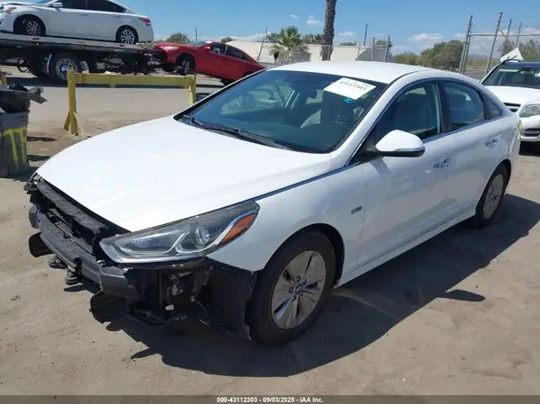 KMHE24L37JA078778 2018 HYUNDAI SONATA - Image 2