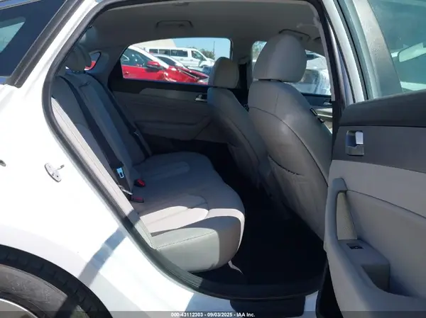 KMHE24L37JA078778 2018 HYUNDAI SONATA - Image 8