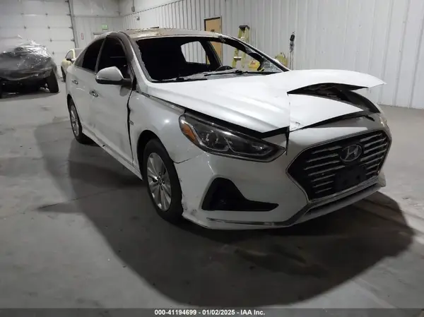 KMHE24L37JA083849 2018 HYUNDAI SONATA - Image 1