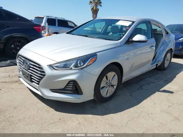 KMHE24L37KA090401 2019 HYUNDAI SONATA - Image 2