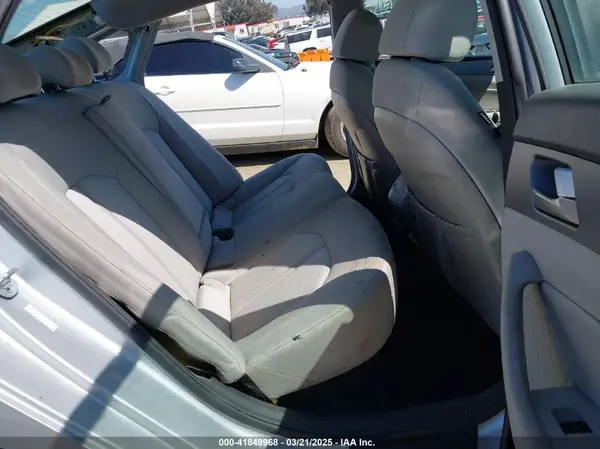 KMHE24L37KA090401 2019 HYUNDAI SONATA - Image 8