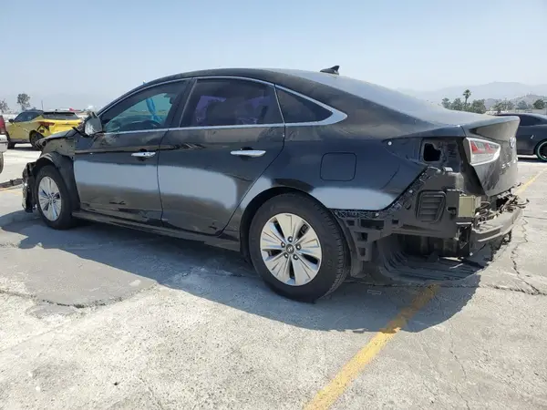 KMHE24L37KA090494 2019 HYUNDAI SONATA - Image 2