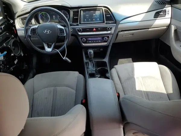 KMHE24L37KA090494 2019 HYUNDAI SONATA - Image 8