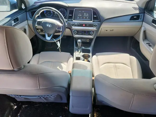 KMHE24L37KA091841 2019 HYUNDAI SONATA - Image 8