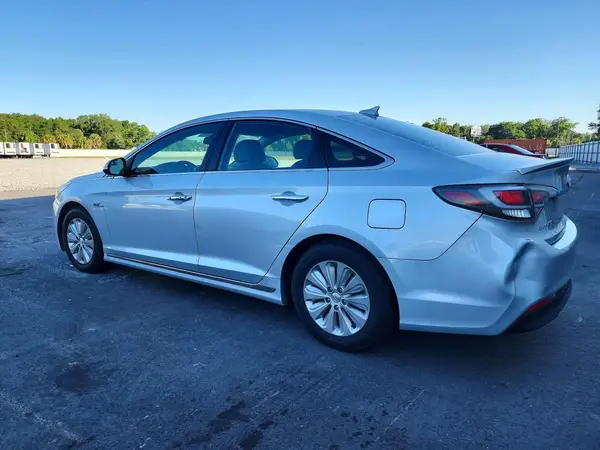KMHE24L38HA064317 2017 HYUNDAI SONATA - Image 2