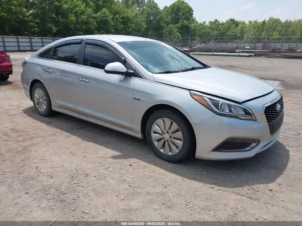 KMHE24L38HA067248 2017 HYUNDAI SONATA - Image 1