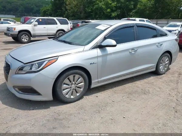 KMHE24L38HA067248 2017 HYUNDAI SONATA - Image 2