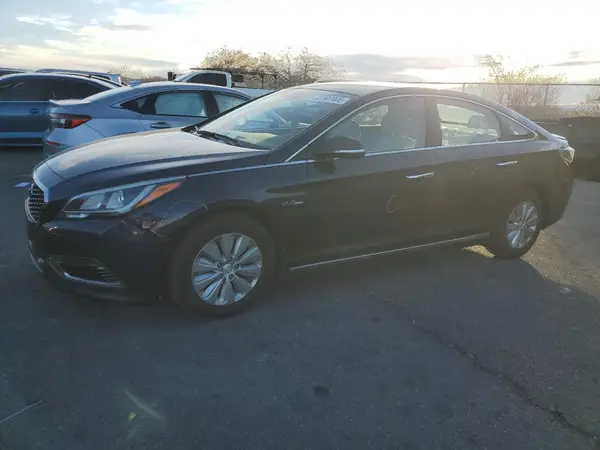 KMHE24L38HA071039 2017 HYUNDAI SONATA - Image 1