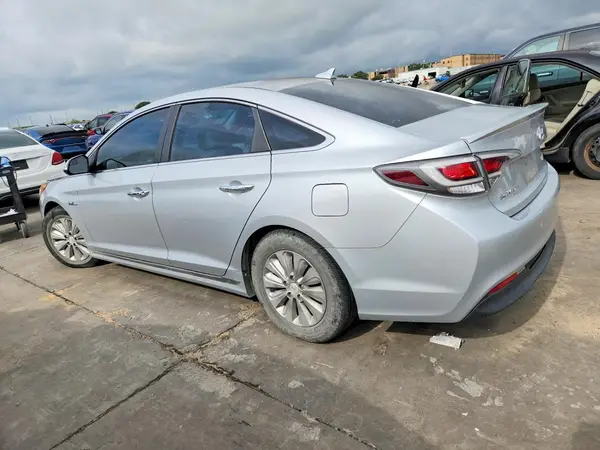KMHE24L38HA072580 2017 HYUNDAI SONATA - Image 2