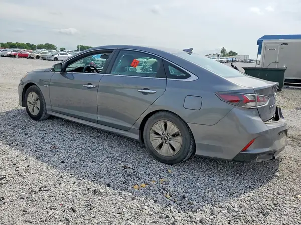 KMHE24L38JA079101 2018 HYUNDAI SONATA - Image 2