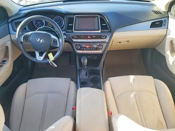KMHE24L38JA080121 2018 HYUNDAI SONATA - Image 8