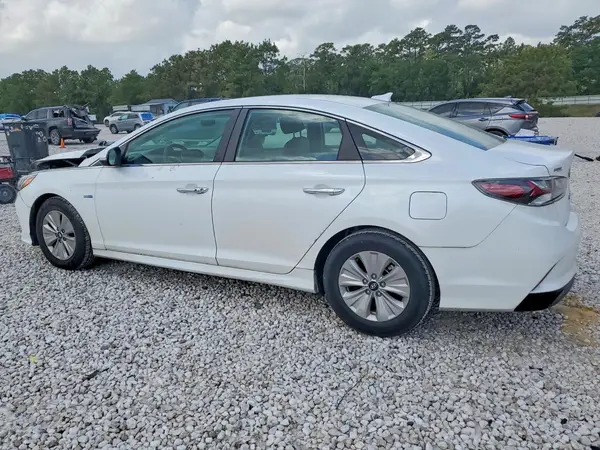 KMHE24L38KA091685 2019 HYUNDAI SONATA - Image 2