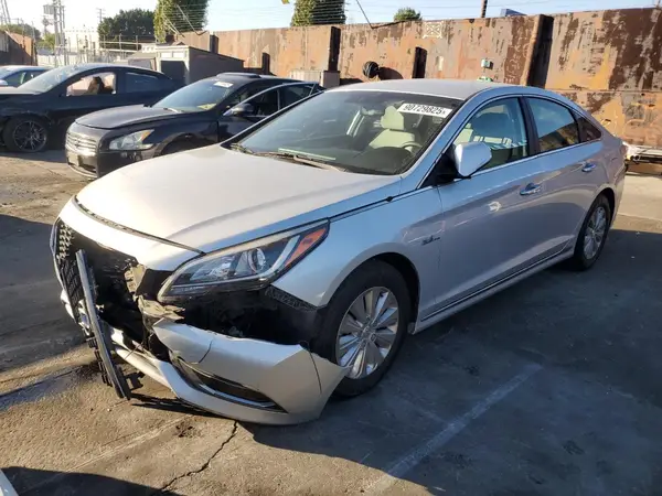 KMHE24L39HA065394 2017 HYUNDAI SONATA - Image 2