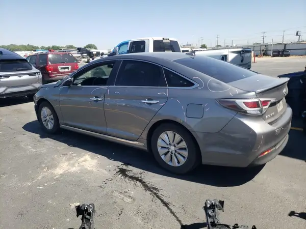 KMHE24L39HA065413 2017 HYUNDAI SONATA - Image 2
