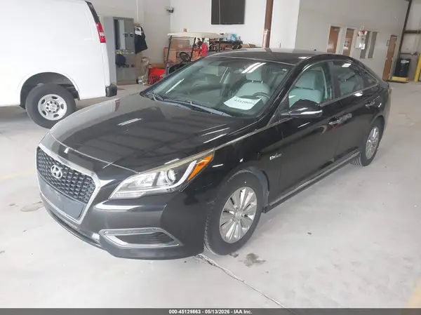KMHE24L39HA066559 2017 HYUNDAI SONATA - Image 2