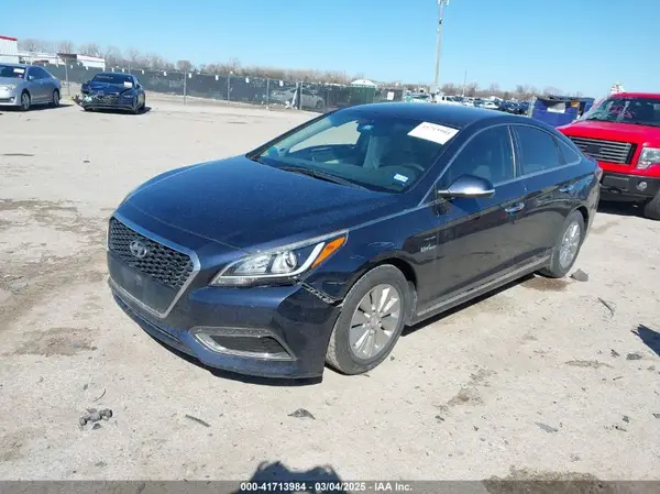 KMHE24L39HA067629 2017 HYUNDAI SONATA - Image 2