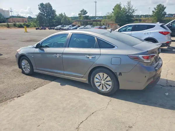 KMHE24L39HA072555 2017 HYUNDAI SONATA - Image 2