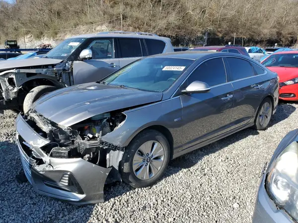 KMHE24L39JA082766 2018 HYUNDAI SONATA - Image 1