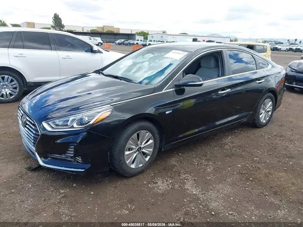 KMHE24L39JA083660 2018 HYUNDAI SONATA - Image 2