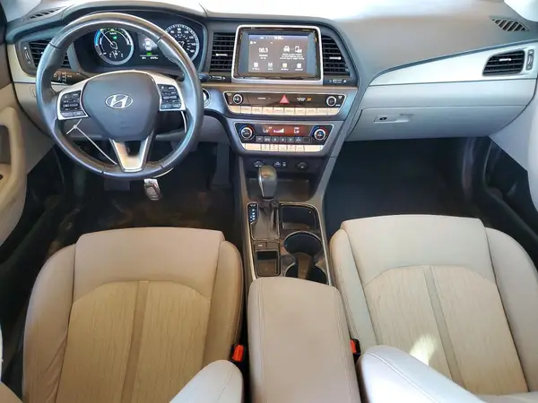 KMHE24L39JA085764 2018 HYUNDAI SONATA - Image 8