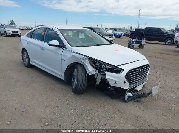 KMHE24L39JA086929 2018 HYUNDAI SONATA - Image 1