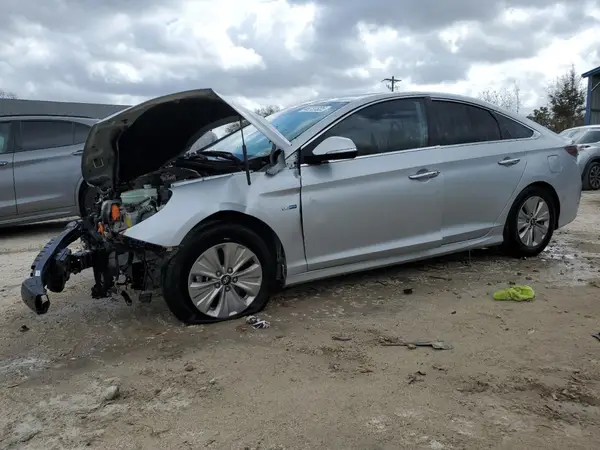 KMHE24L39KA093459 2019 HYUNDAI SONATA - Image 1