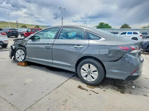 KMHE24L39KA093509 2019 HYUNDAI SONATA - Image 2