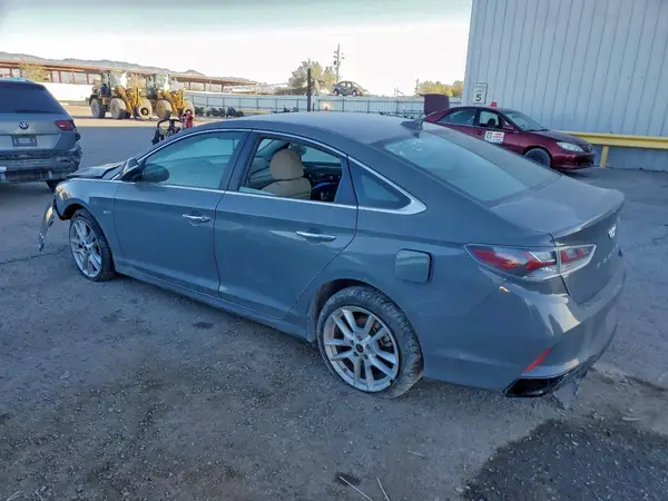 KMHE24L39KA093980 2019 HYUNDAI SONATA - Image 2