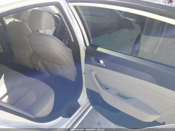 KMHE24L3XHA061323 2017 HYUNDAI SONATA - Image 8