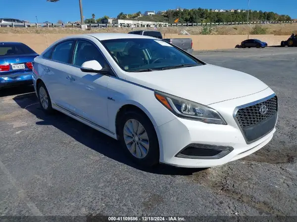 KMHE24L3XHA066666 2017 HYUNDAI SONATA - Image 1
