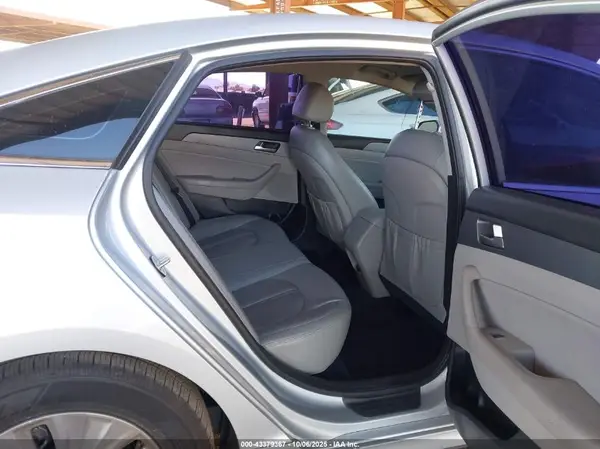 KMHE24L3XJA078533 2018 HYUNDAI SONATA - Image 8