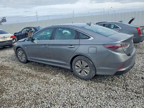KMHE24L3XJA079679 2018 HYUNDAI SONATA - Image 2