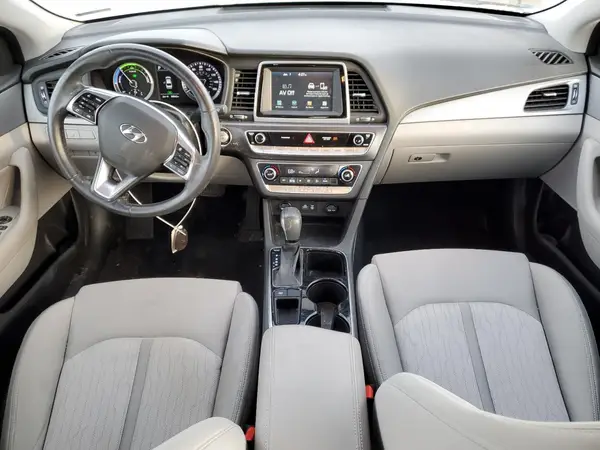 KMHE24L3XJA080086 2018 HYUNDAI SONATA - Image 8