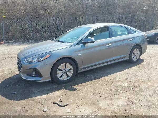 KMHE24L3XJA082520 2018 HYUNDAI SONATA - Image 2