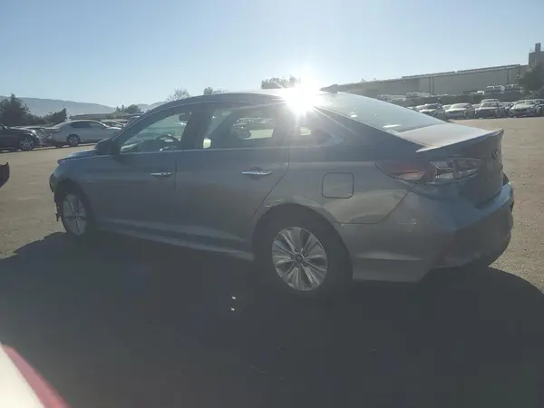 KMHE24L3XJA082999 2018 HYUNDAI SONATA - Image 2