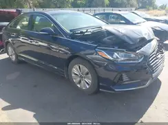 KMHE24L3XJA085823 2018 HYUNDAI SONATA