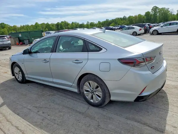 KMHE24L3XJA087362 2018 HYUNDAI SONATA - Image 2