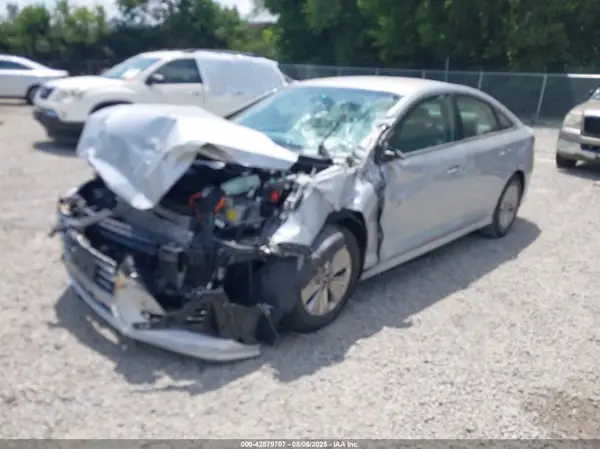 KMHE24L3XKA089324 2019 HYUNDAI SONATA - Image 2