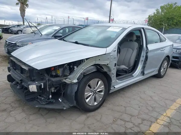 KMHE24L3XKA091056 2019 HYUNDAI SONATA - Image 2