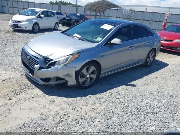 KMHE34L10GA008611 2016 HYUNDAI SONATA - Image 2