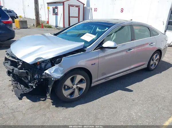 KMHE34L10GA008690 2016 HYUNDAI SONATA - Image 2